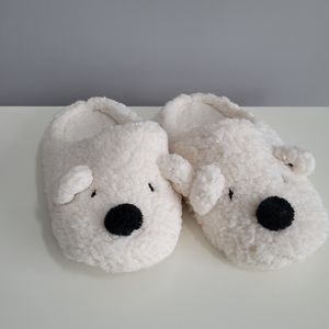 Bath & Body Works "bear hugs" polar bear slippers size S/M